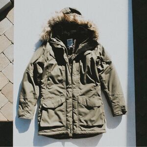 FJÄLLRÄVEN Nuuk Parka Laurel Green XS